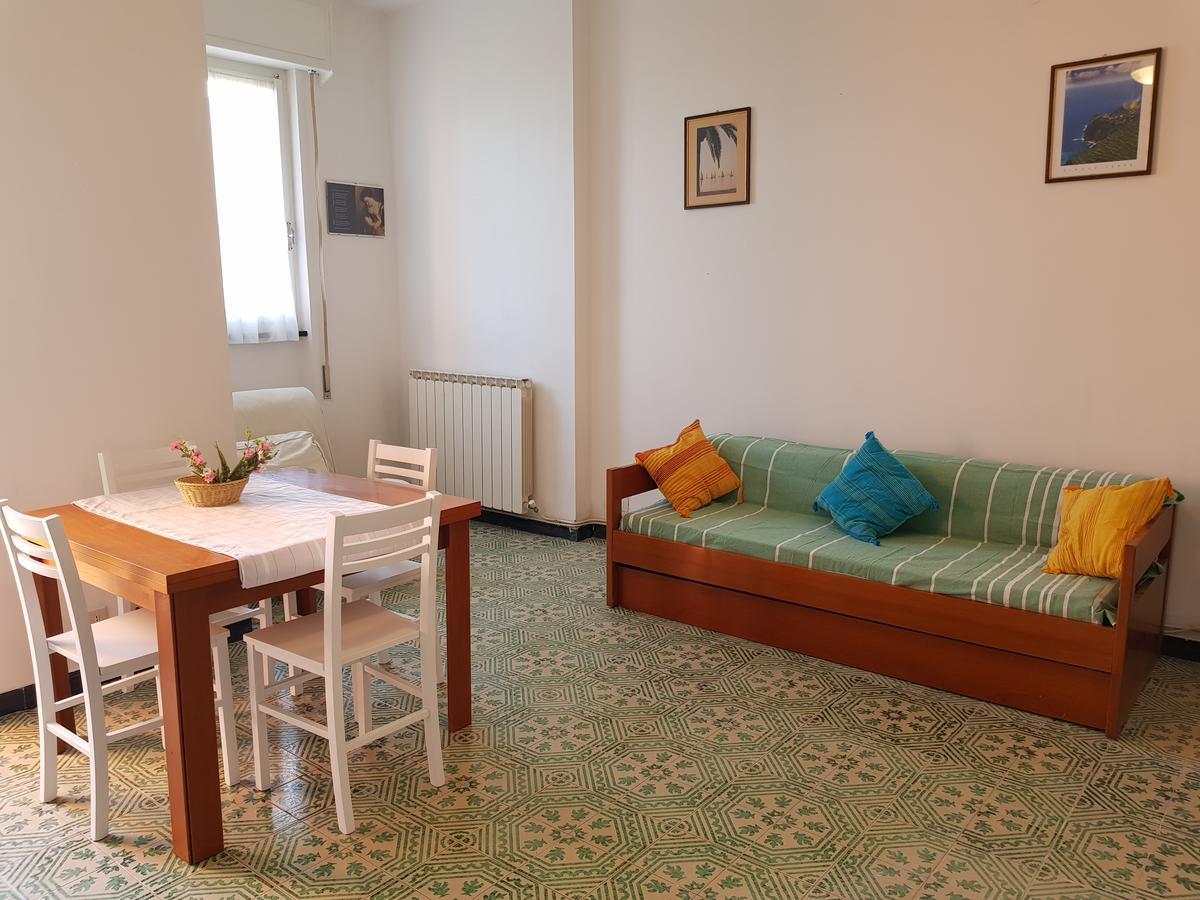 Lorenzo'S Charming Flat Monterosso al Mare Bagian luar foto