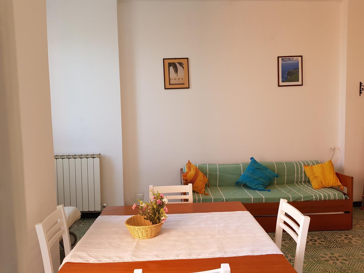 Lorenzo'S Charming Flat Monterosso al Mare Bagian luar foto