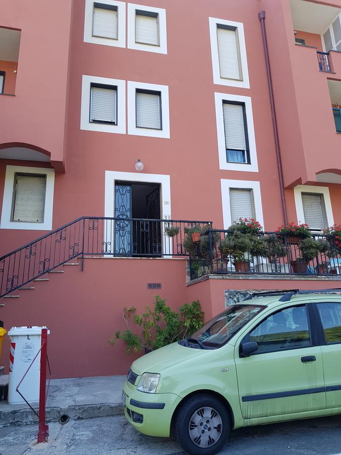 Lorenzo'S Charming Flat Monterosso al Mare Bagian luar foto